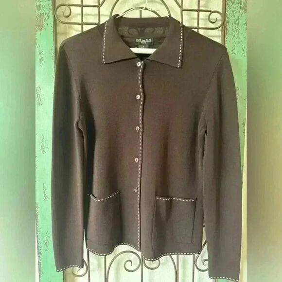 Beautiful lightweight cardigan top. button down with collar. - Picture 6 of 6